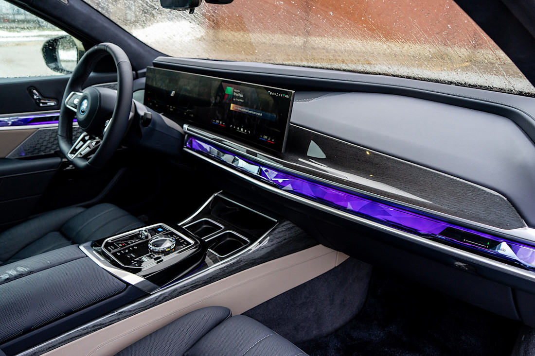 2026 BMW i7 - TD - KD - 260303 - 14.jpg