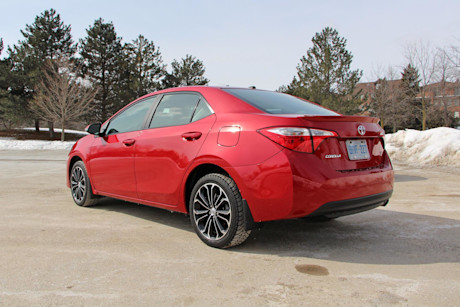 Editorial 01b jy 2014 toyota corolla s