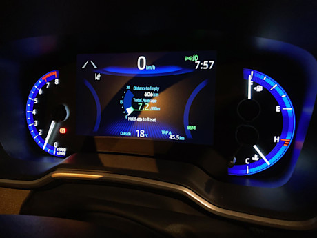 Toyota Corolla Hatchback XSE 6MT 2022 : essai routier Body Image