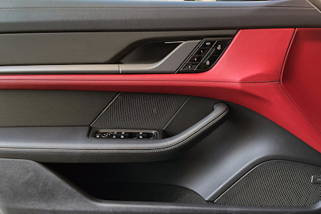 Editorial 2021 porsche taycan turbo s cross turismo 31 ct