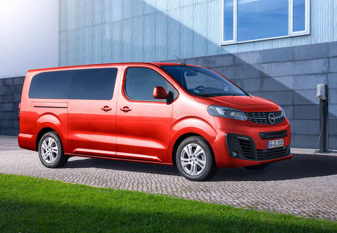 opel-zafira-e-life-side