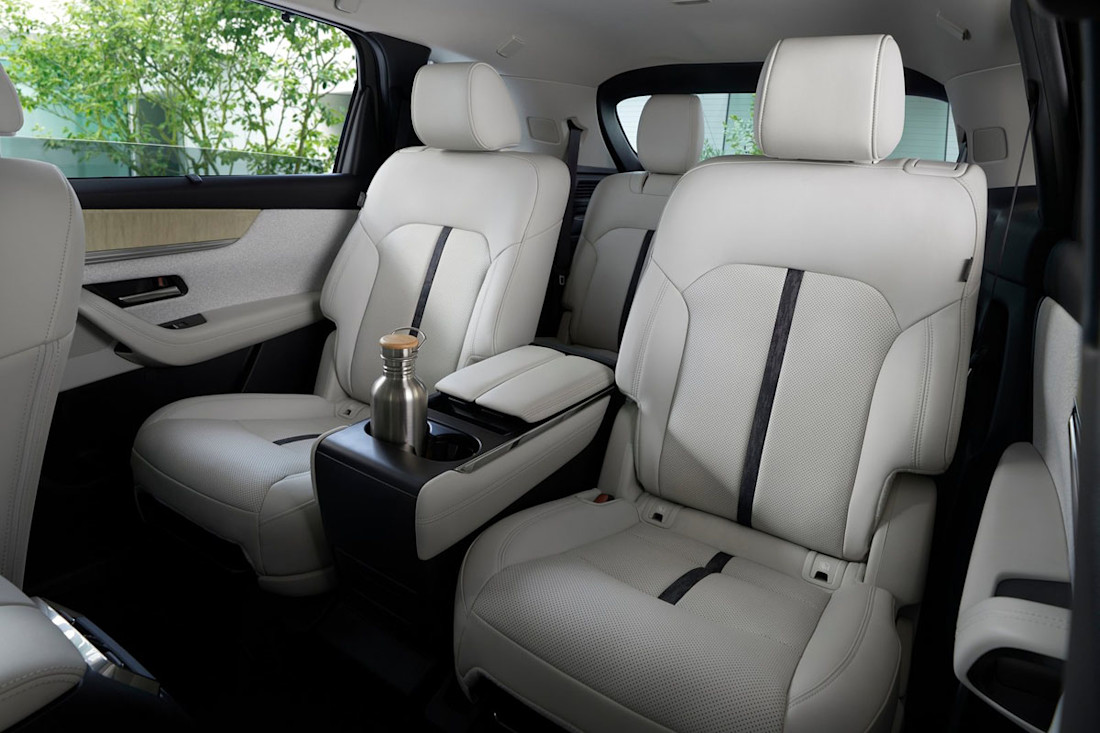 Mazda-CX-80-2025-interior (2).jpg