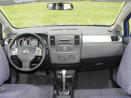 Editorial 2008 nissan versa gw 013 7869