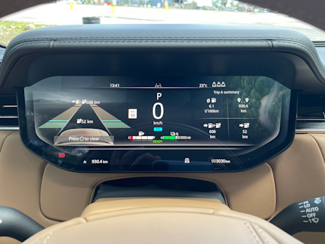 2026 Land Rover Range Rover SE PHEV Review Body Image
