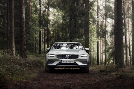Editorial 238218 new volvo v60 cross country exterior