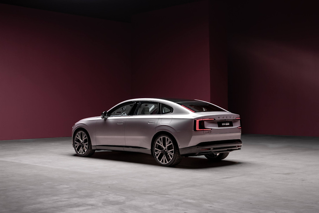 Volvo-ES90-Exterior (2).jpg