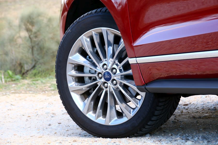 ford-edge-02