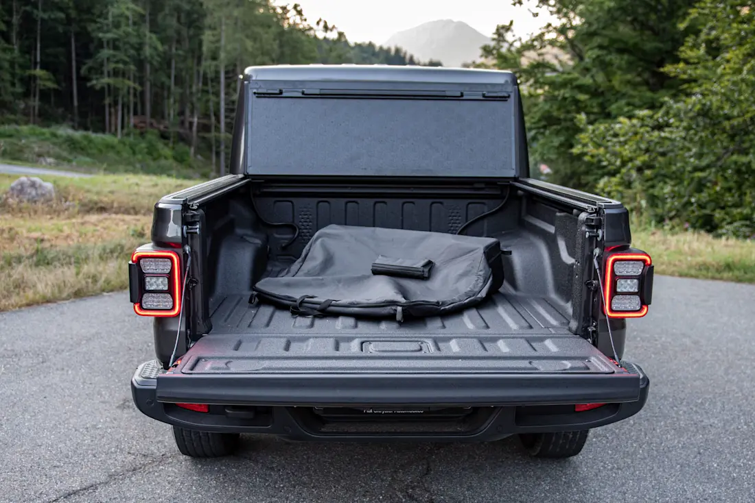 Jeep-Gladiator-Pickup Jeep-Gladiator-Pickup