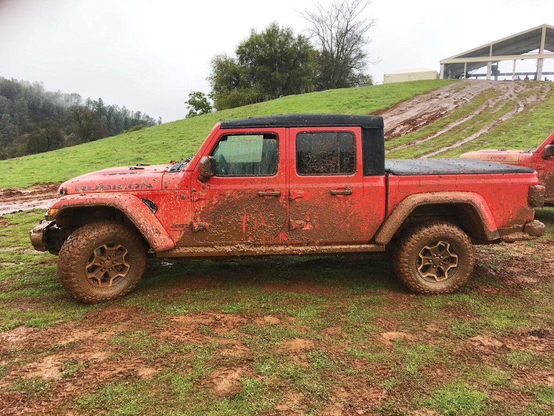 Premier essai : Jeep Gladiator 2020 Body Image