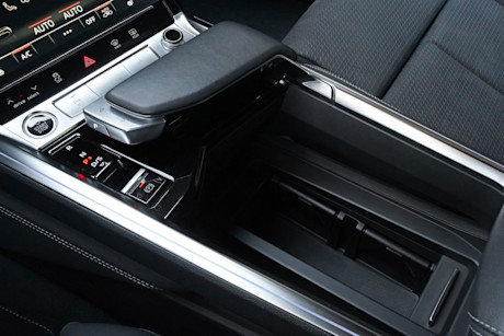 Audi e-tron Sportback 55 quattro 2022_Armaturenbrett
