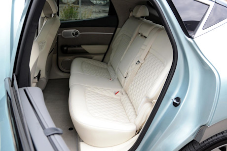 Genesis GV60 Performance 2023 : essai routier Body Image