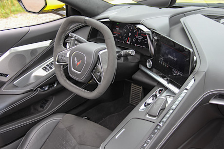 Editorial 2021 chevrolet corvette stingray 3lt convertible 33 dw