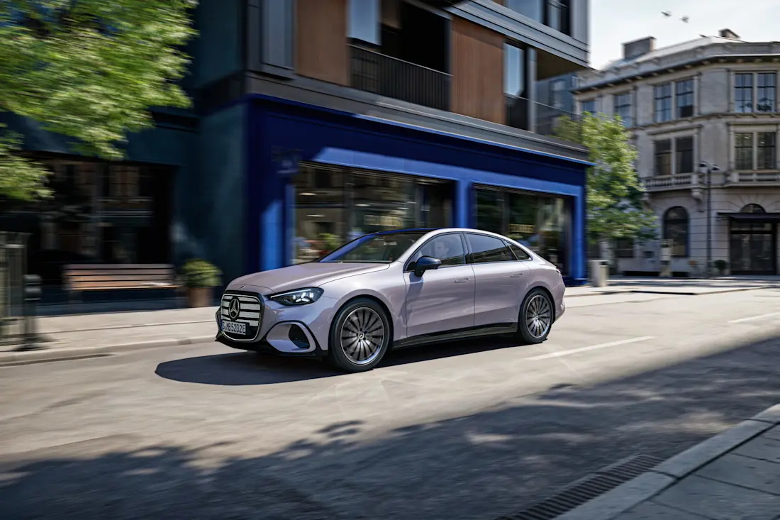 Mercedes-Benz C-Klasse Electric exterieur driekwart rechtsvoor