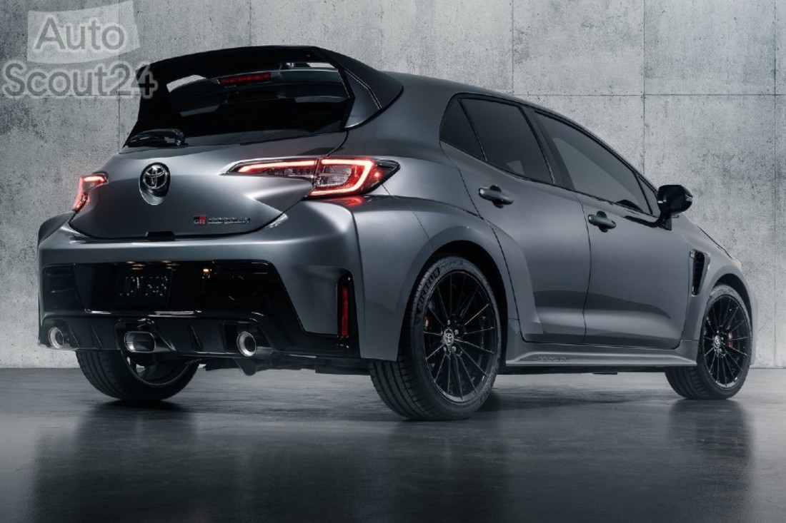 Toyota-GR_Corolla-2023-1280-03.jpg