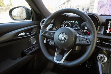 Editorial 2024 alfa romeo tonale veloce phev td 240415 31 jl