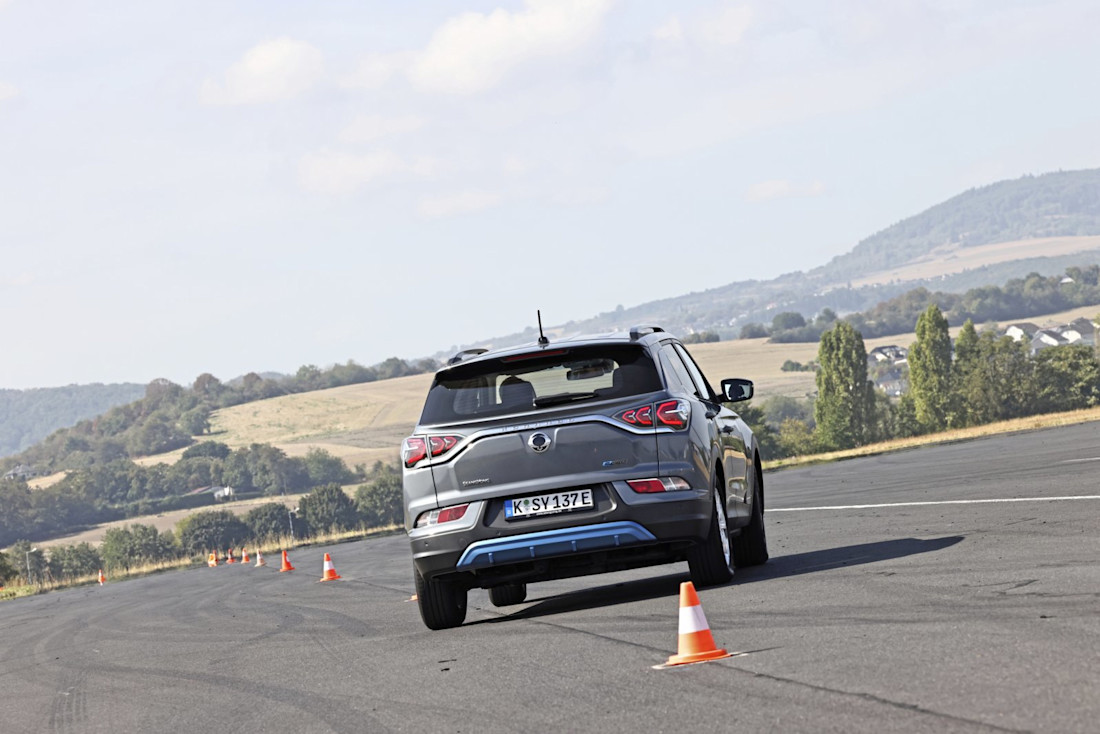 hyundai-ioniq-5-ssangyong-korando-e-motion-2022-3.jpg