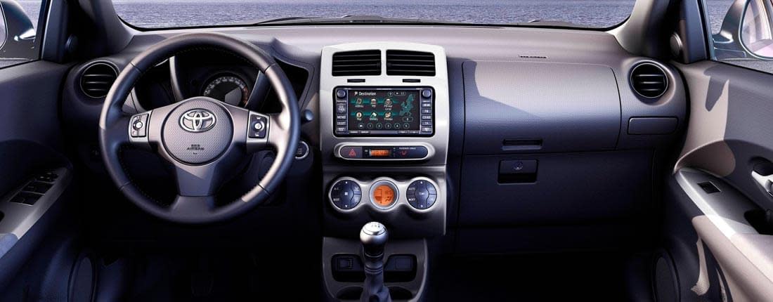 toyota-urban-cruiser-l-04