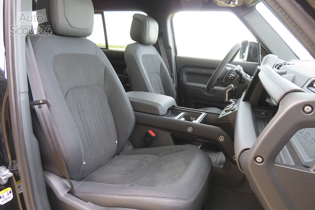 12_land_rover_defender 110 V8.JPG