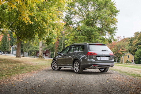 Editorial 2017 volkswagen golf alltrack 09 bm