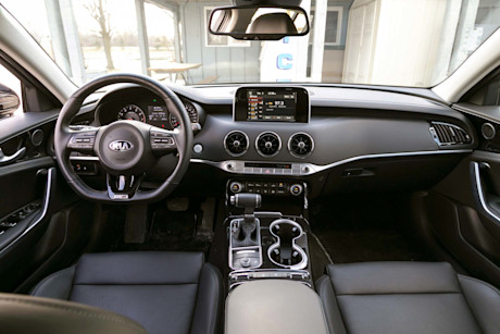 Editorial 2019 kia stinger gt line 17 jw