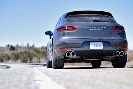 Editorial 2017 porsche macan turbo performance package 04 jp