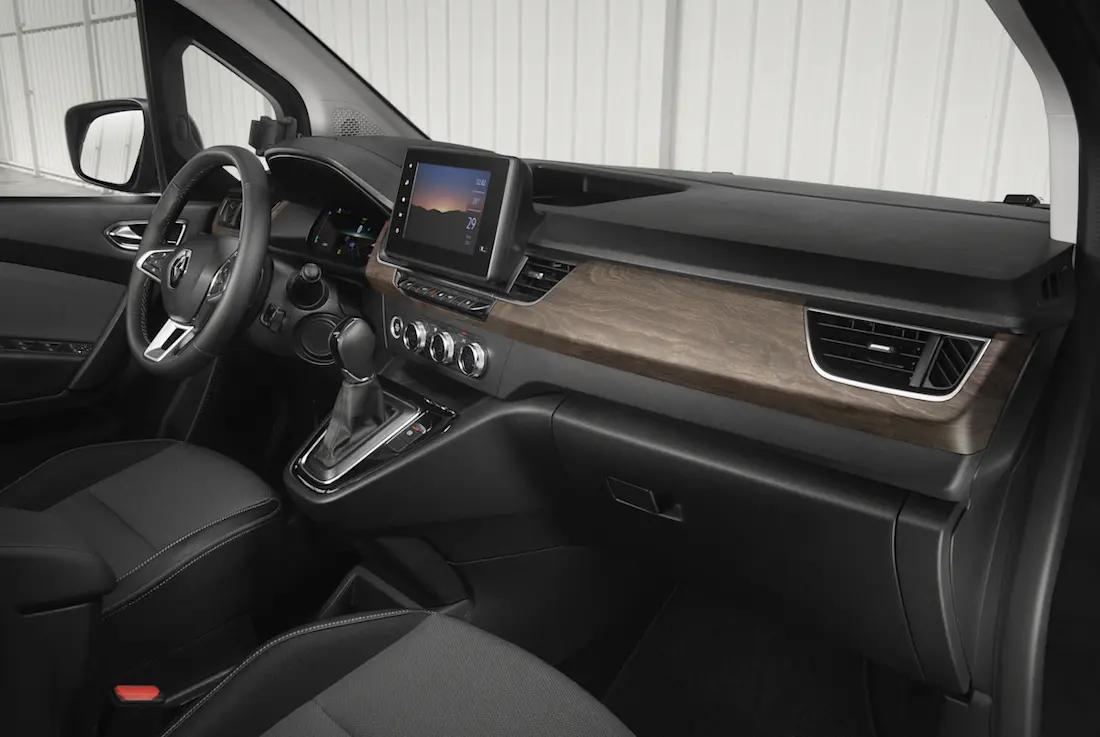 Renault Grand Kangoo (2023) dashboard