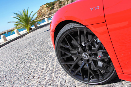 Editorial 33 jy 2017 audi r8