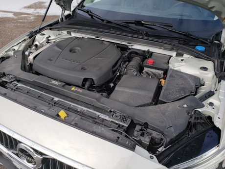 Editorial 2019 volvo v60 inscription 10 sw