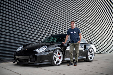 Editorial yannick bisson 00 with porsche 911 lucas scarfone