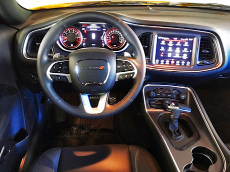 Editorial 2018 dodge challenger gt awd 15 pb