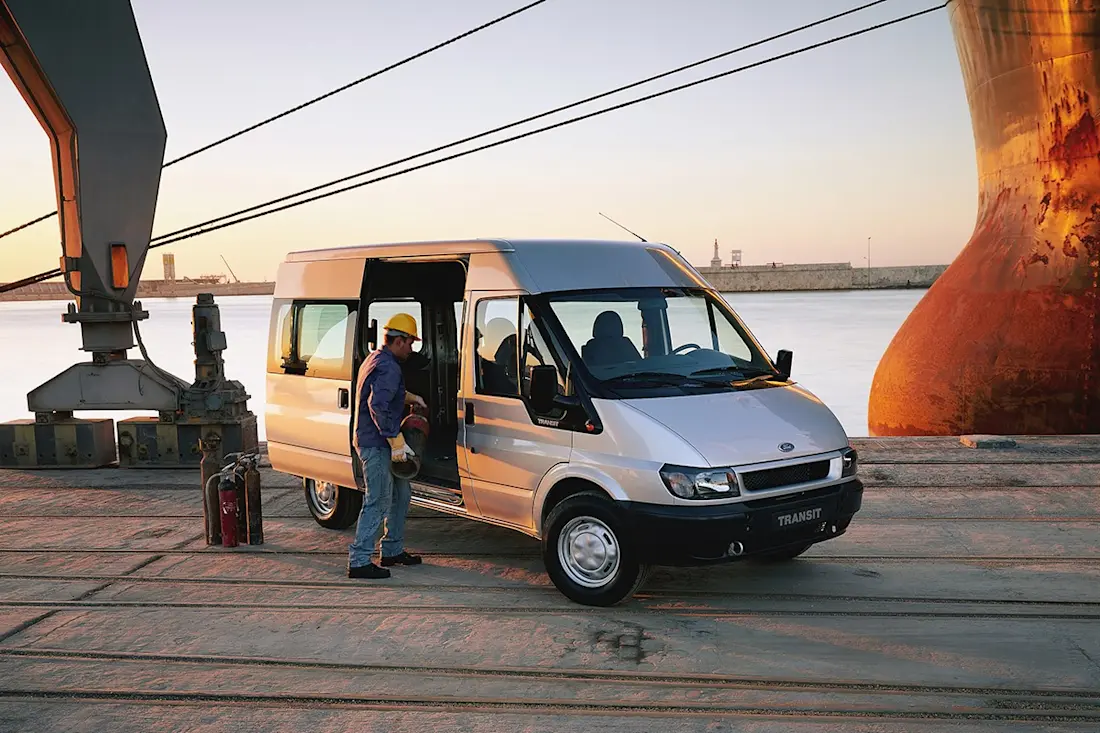BEBE20251009 60 jaar Ford Transit 05