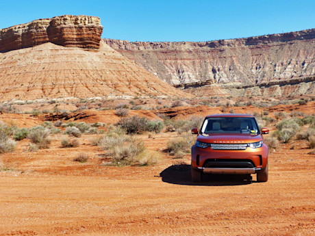 Editorial 2017 land rover discovery 11 jb