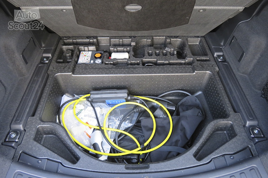 25_LR_discovery_sport_p300e.JPG