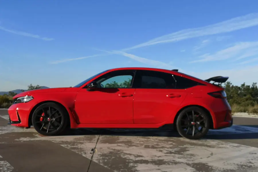 honda-civic-type-r-2023-autoscout24 (4)