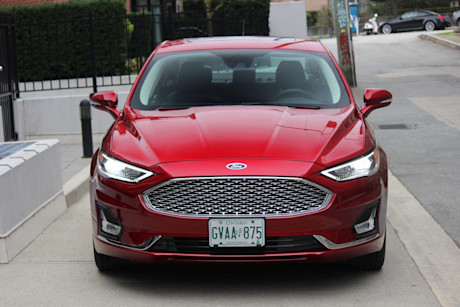 Editorial 2019 ford fusion energi titanium 01 dh