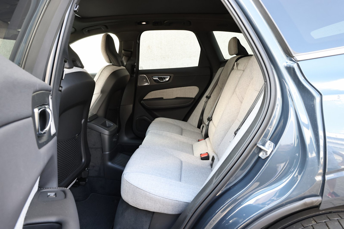 mazda-cx-60-volvo-xc60-2022-9.jpg