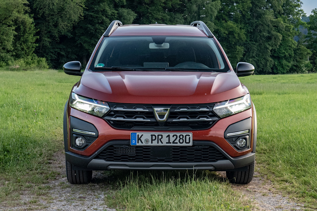 Dacia-Jogger-Hero-Front