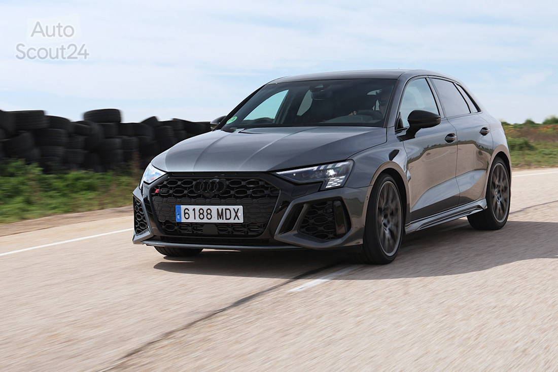 Audi-RS3-performance-edition (9).jpg