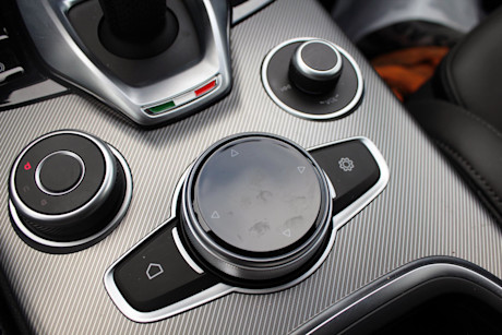 Editorial 2022 alfa romeo stelvio veloce 19 pb