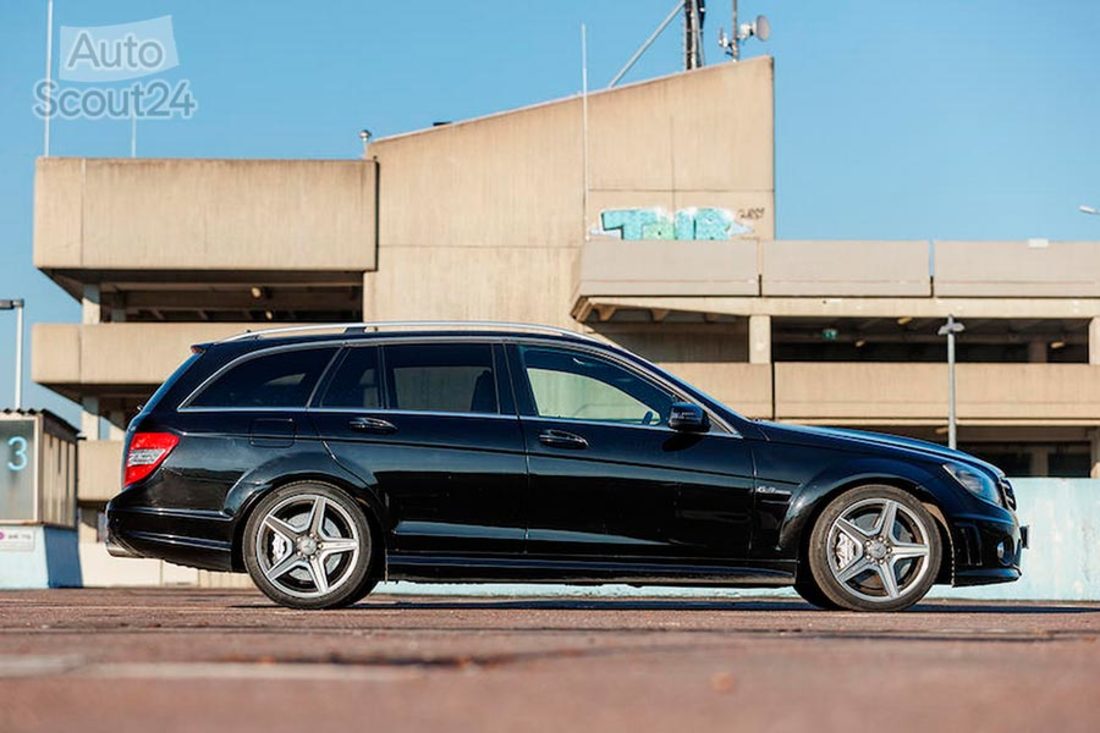 2010-Mercedes-Benz-C63-AMG-Estate-Michael-Schumacher-3.jpg