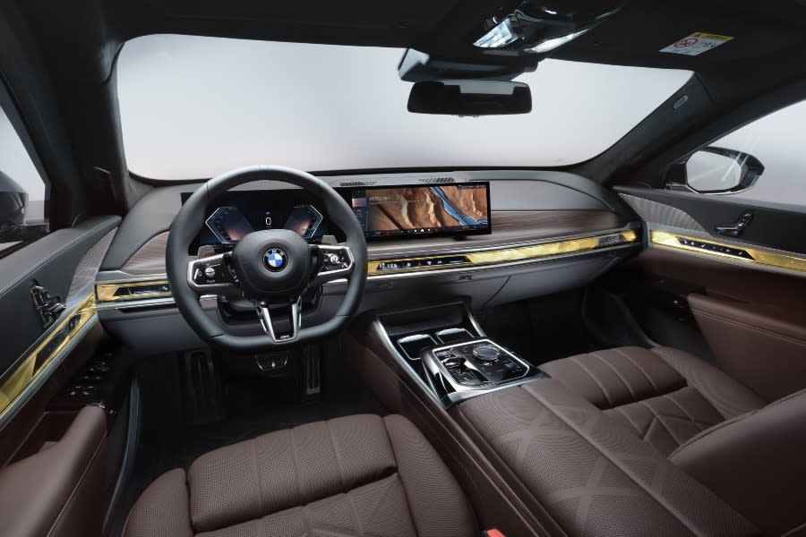 P90516174_highRes_the-new-bmw-760i-xdr.jpg