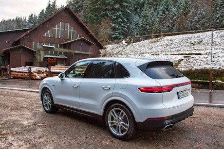 Editorial 2019 porsche cayenne e hybrid 04 lw