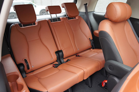 Duel de minifourgonnettes hybrides : la Kia Carnival se frotte à la Toyota Sienna Image