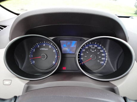 Editorial 2010 hyundai tucson gl awd gw 08