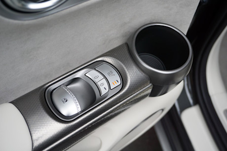Editorial 2024 genesis gv60 performance awd td 231128 32 di