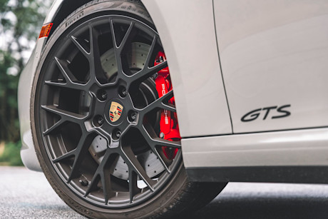 Editorial 2022 porsche 911 targa gts 04 porsche
