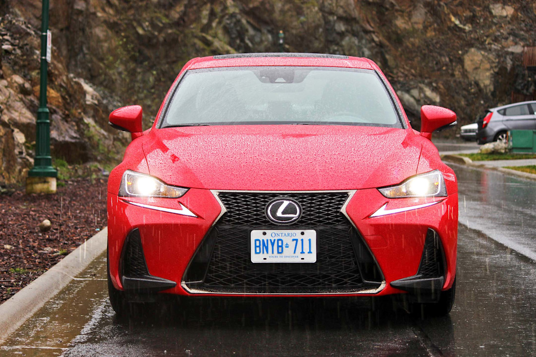 Editorial 2017 lexus is200t rwd 02 dh