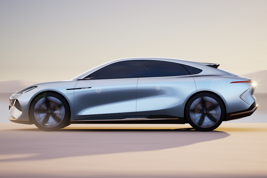 skyhome-berlina-electrica-china-2023 (8).jpg