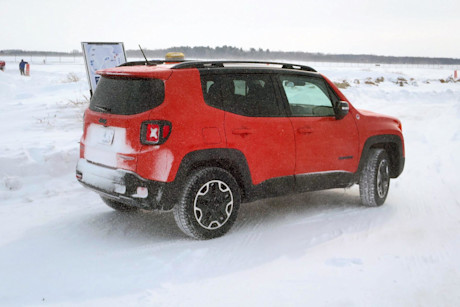 Editorial 2015 fca winter driving pw 13