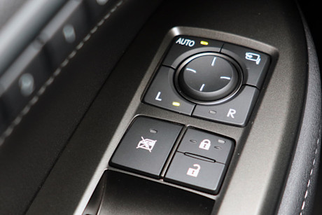 Editorial 2024 lexus nx 350 f sport series 3 td 231120 30 jm